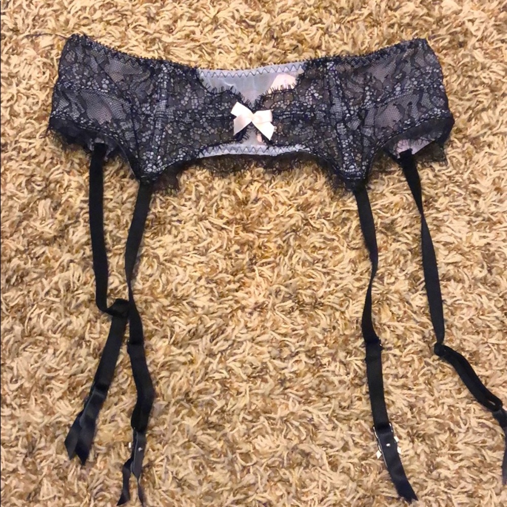 Victoria’s Secret garter